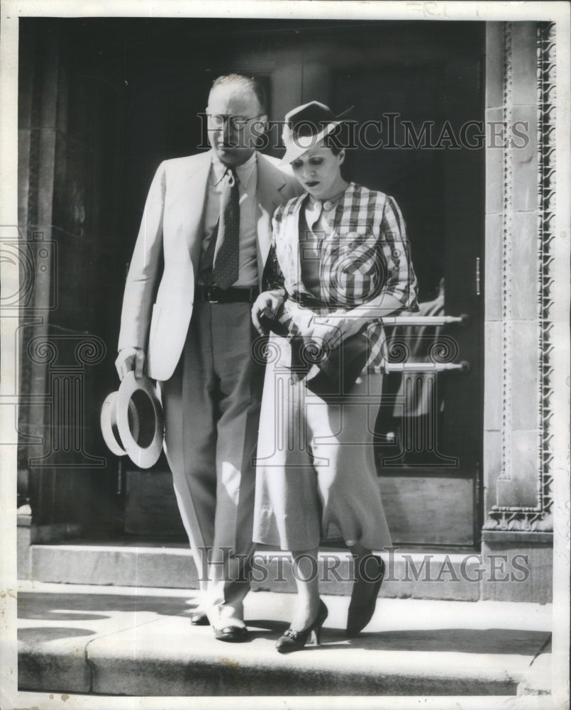 1937 Press Photo Attorney Harold Levy And Mrs.Ruth Freed- RSA76245 - Historic Images