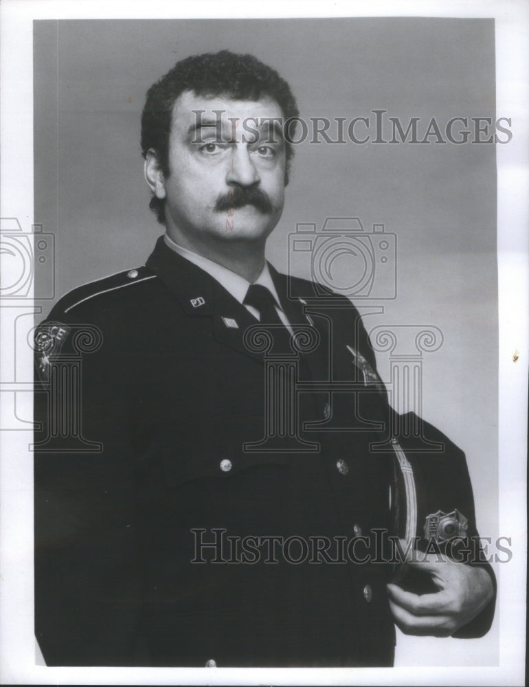 1977 Press Photo Actor Victor French- RSA76437 - Historic Images