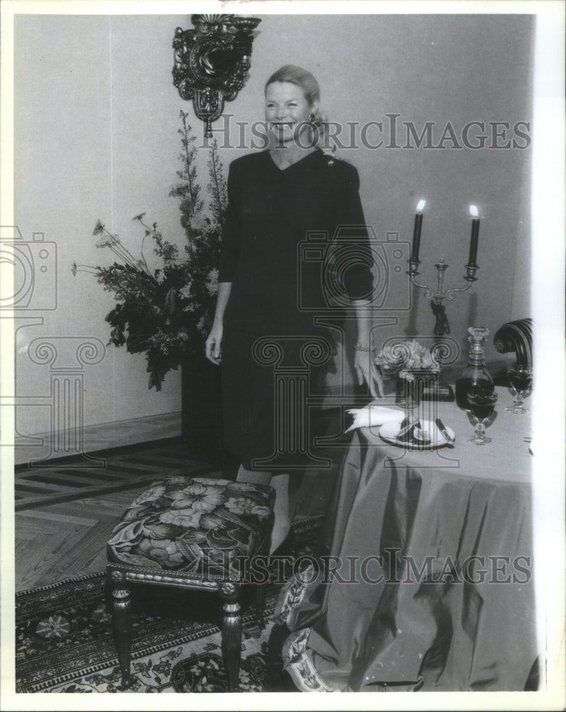 1986 Barbara Lione/Antique Gallery - Historic Images