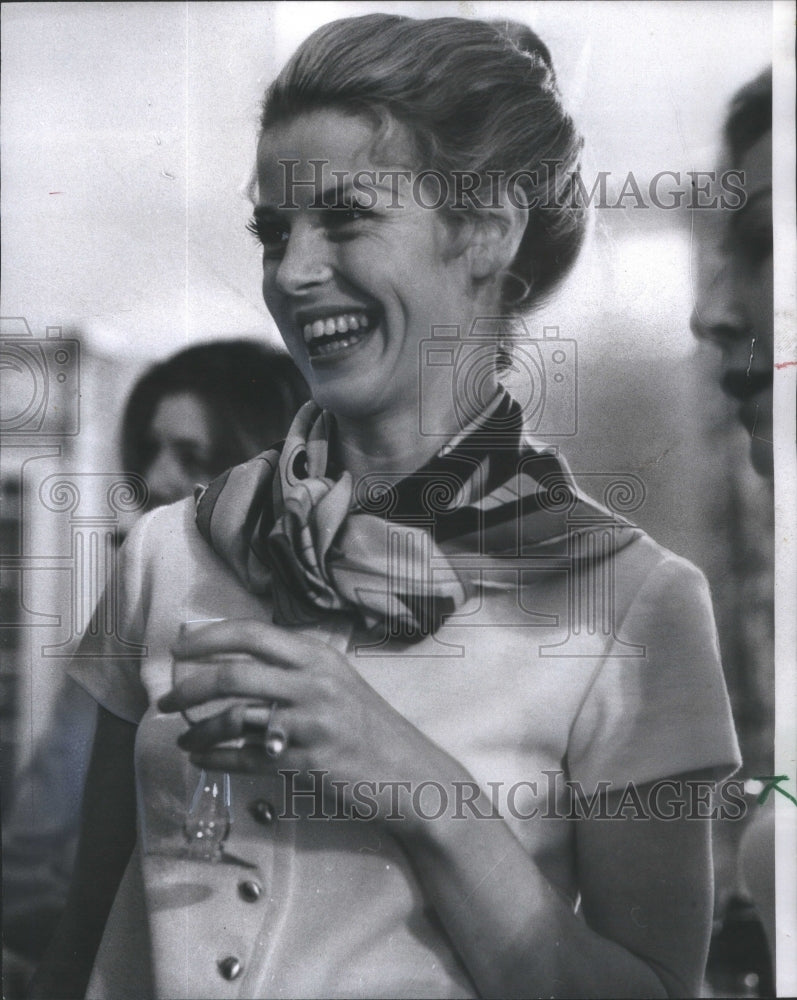 1970 Mrs Richard Lione Something Smile Robert OWnes - Historic Images