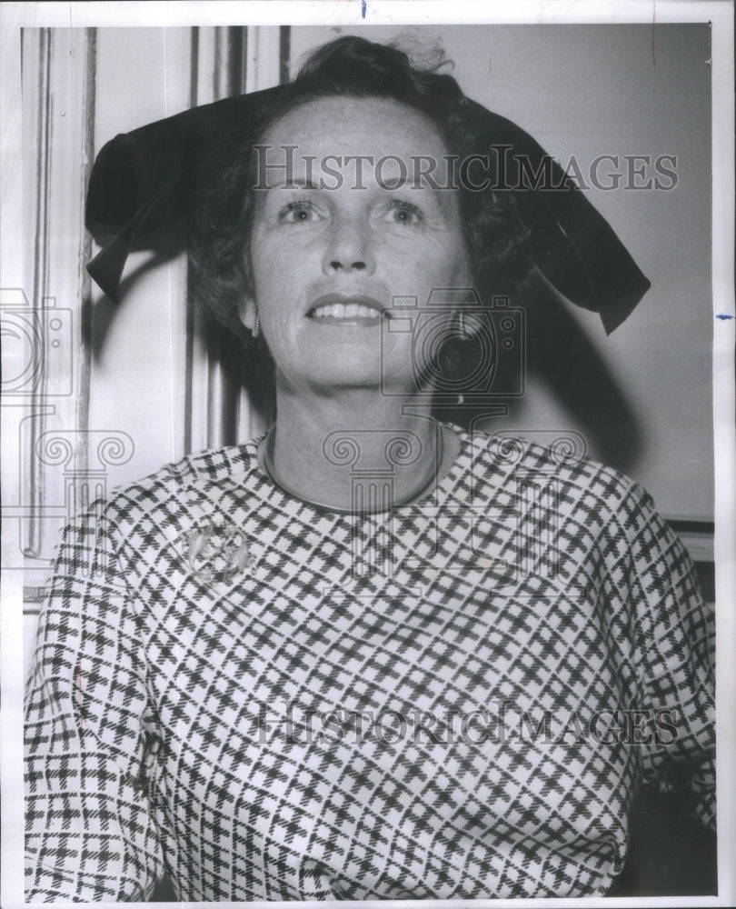 1961 Mrs. Kendall Lingle - Historic Images