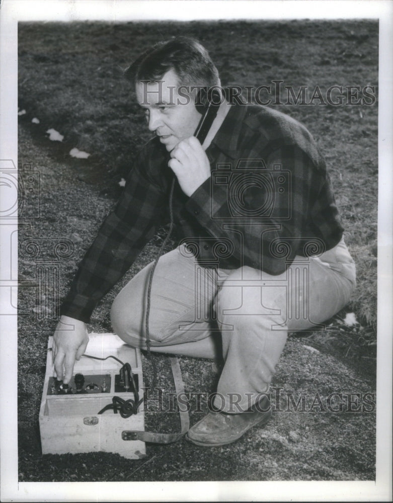 1942 Press Photo Father Linehan blast dynamite Man Made Earthquake- RSA76587- Historic Images