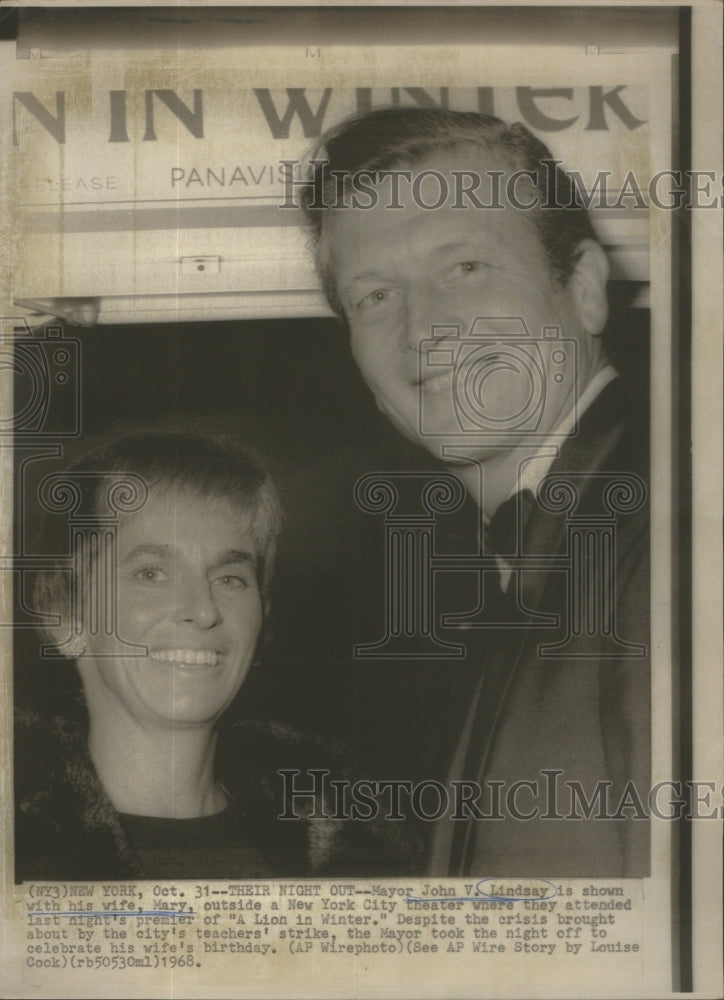 1968 Mayor John Lindsay wife Mary New York City Theater - Historic Images