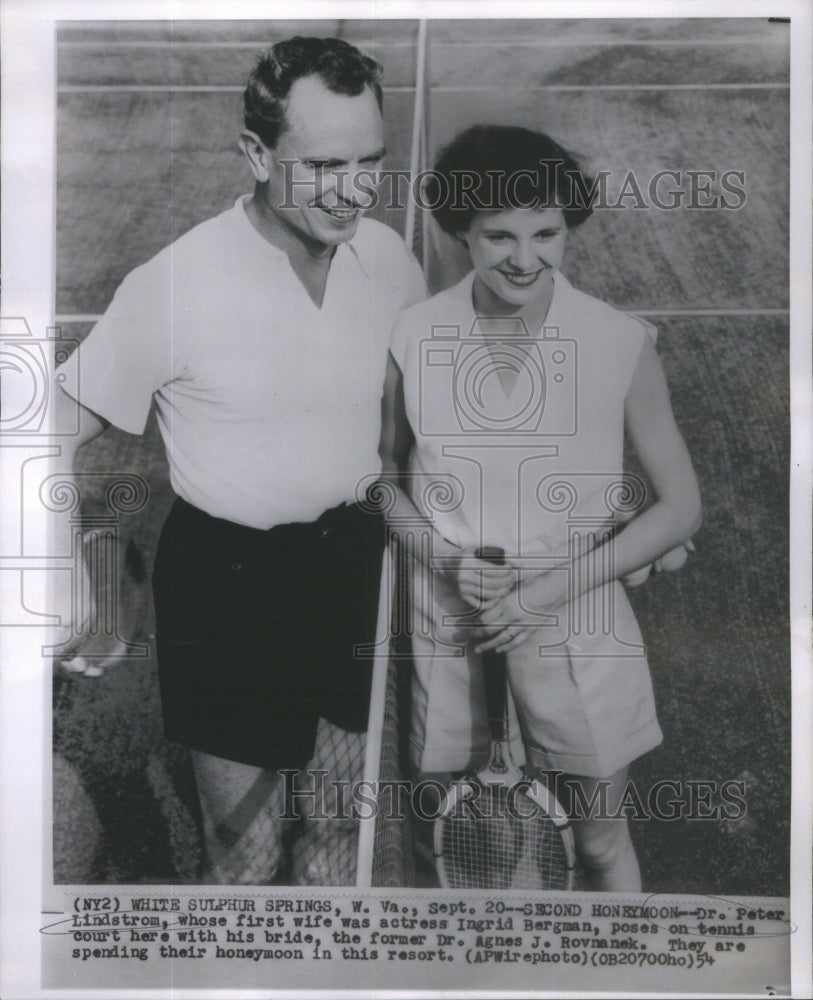 1954 Press Photo Drs. Peter Linstrom &amp; Agnes Rovannak wed- RSA76643 - Historic Images