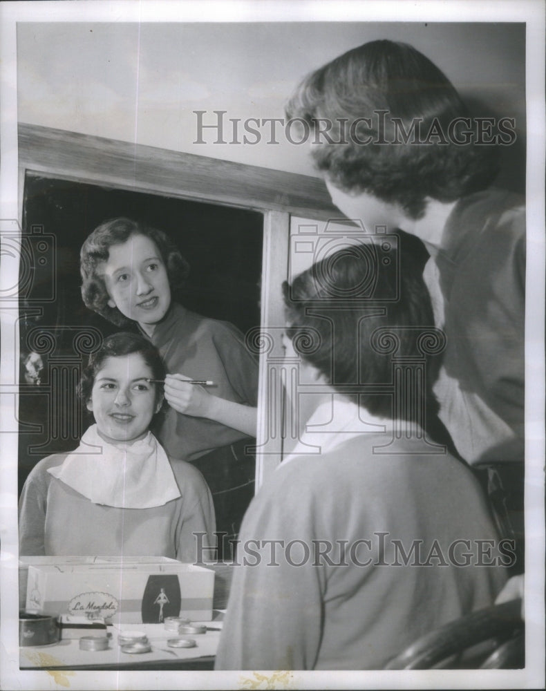 1954 Press Photo Scientific Guinea Pig Mary Jeanne Kreek- RSA76791 - Historic Images