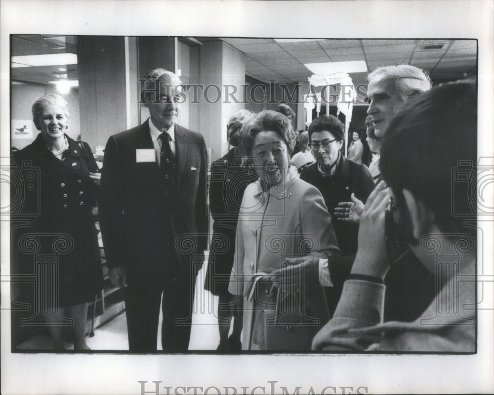 1975 Empress Hirohito Visits Wyler Childrens Hospital Chicago - Historic Images