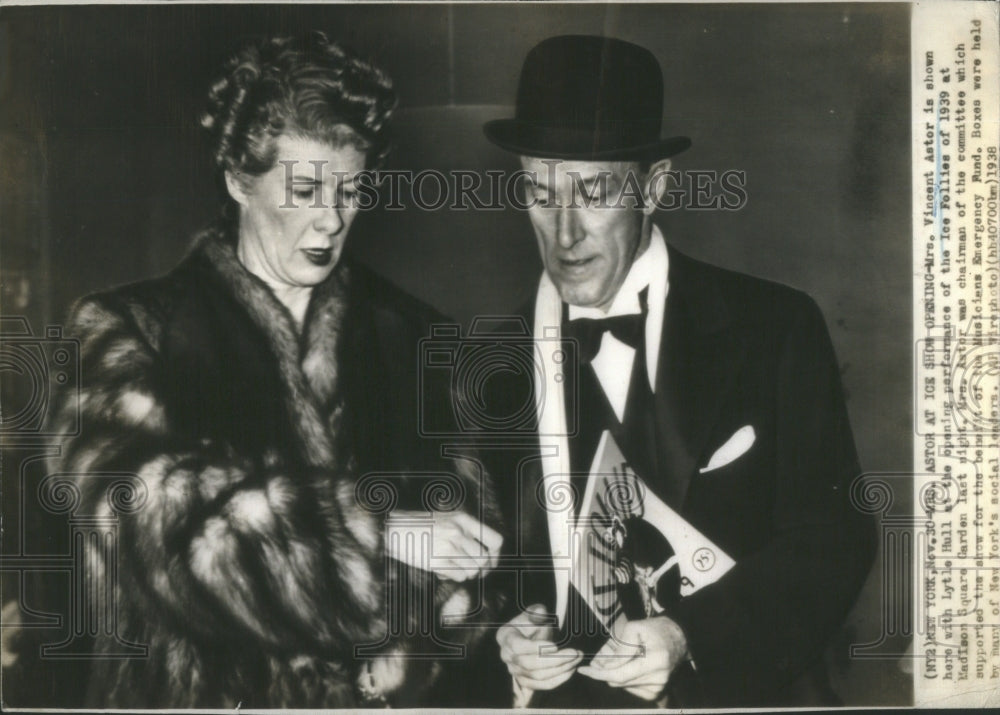 1938 Mrs Vincent Astor At Ice Follies Show - Historic Images