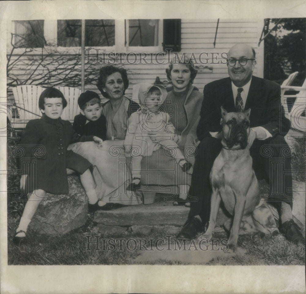 1953 Leonard Hall Republican Party Chairman Wife Grandchildren - Historic Images