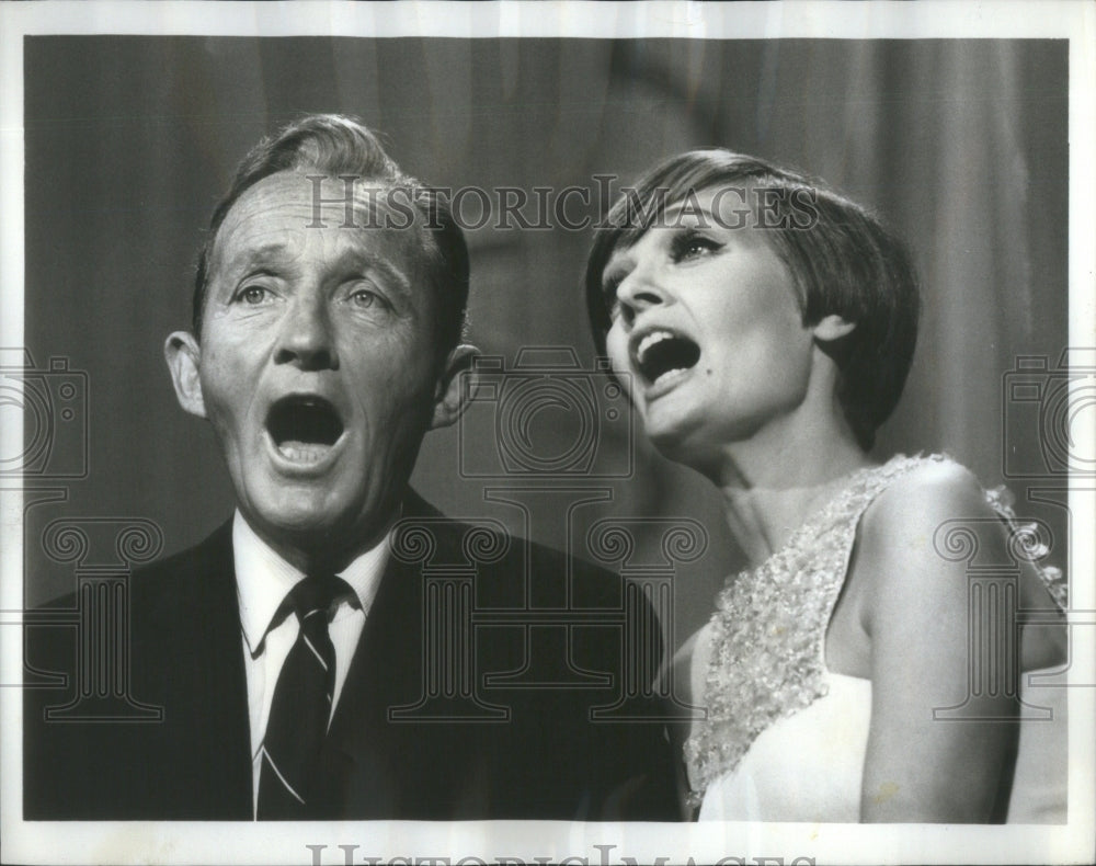 1968 Bing Crosby Florence Henderson ABC TV Hollywood Palace Guest - Historic Images