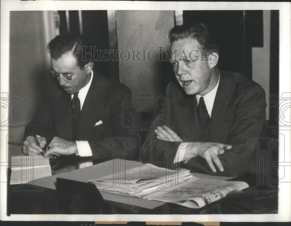 1933 Clarence Hathaway Editor Of Daily Worker Testifying In Court - Historic Images