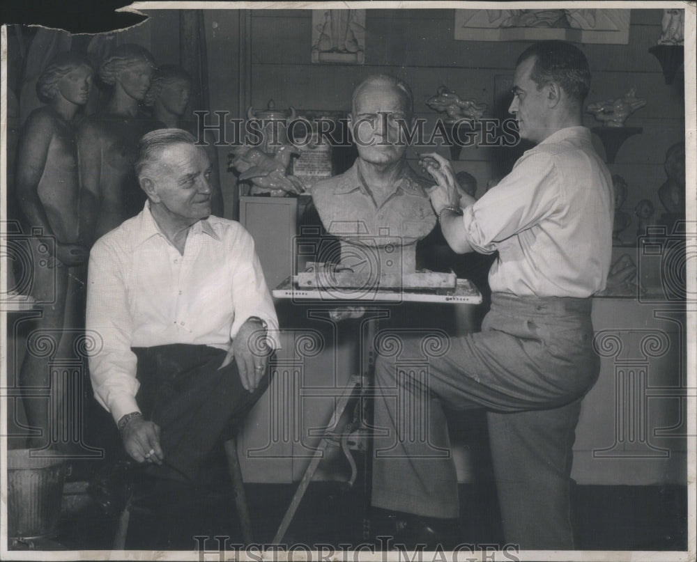 1947 Press Photo Fleet Adm William Halsey Williams works New York studio Chicago - Historic Images