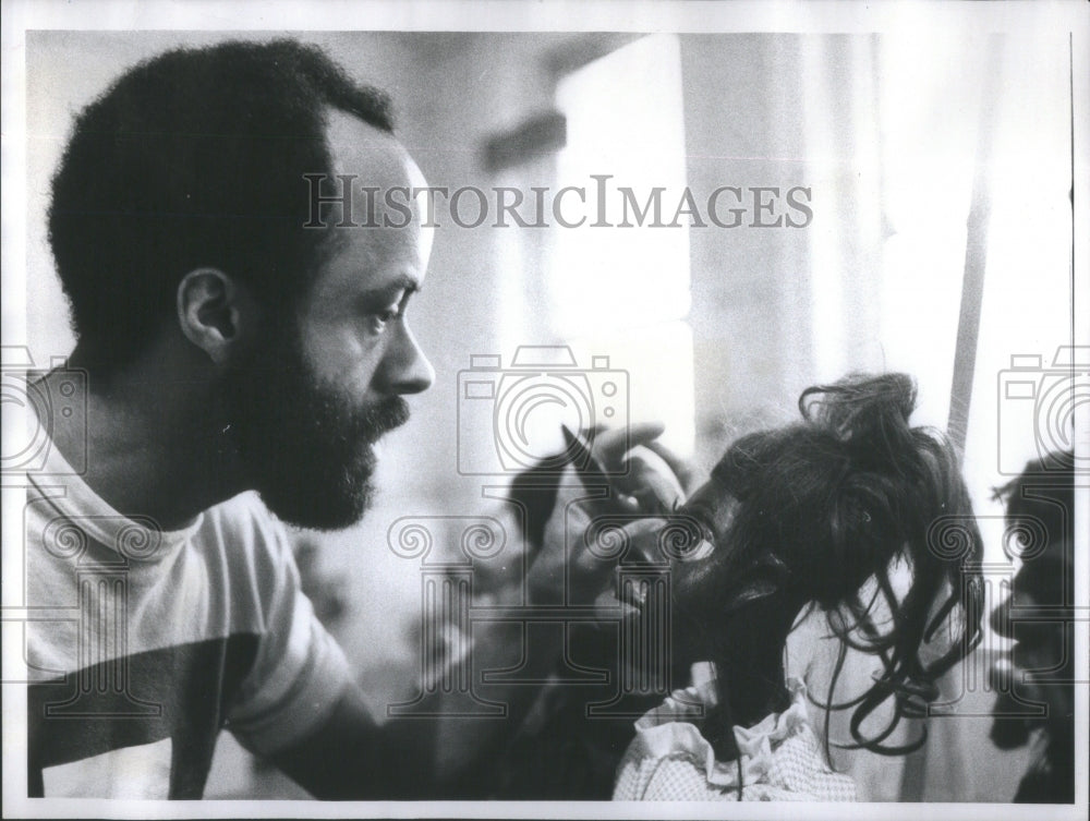 1977 Gary Jones, creator of Black Street U.S.A. Black Puppeteers-Historic Images