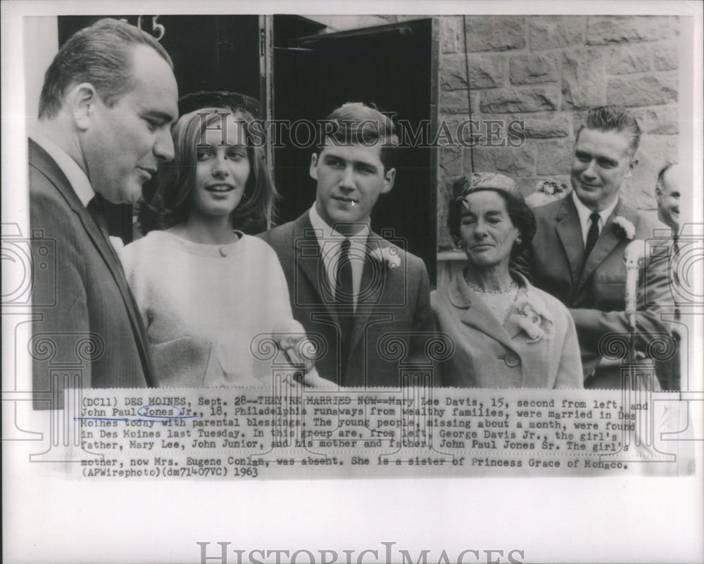 1963 Mary Lee David, 15, and John Paul Jones Jr., 18, were married - Historic Images