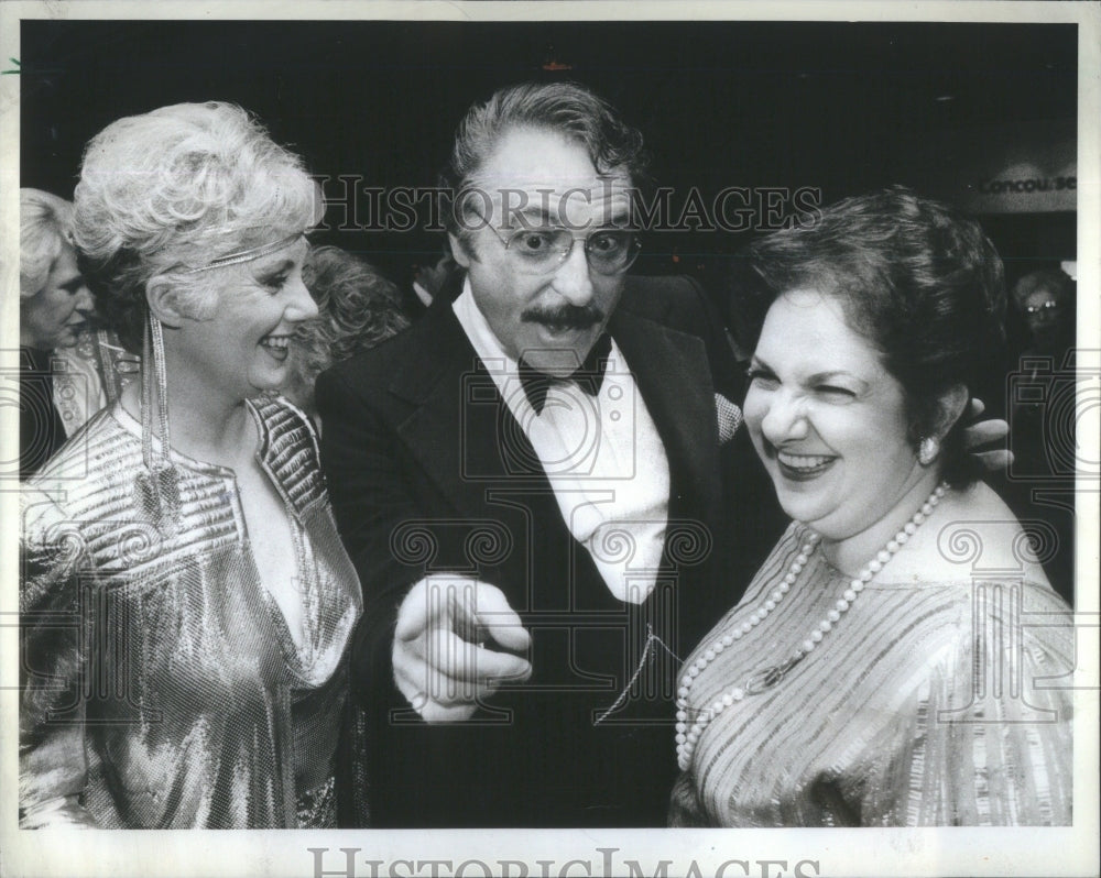 1989 Actress Shirley Jone Marty Ingels Helene Gingiss Starry Comedy-Historic Images