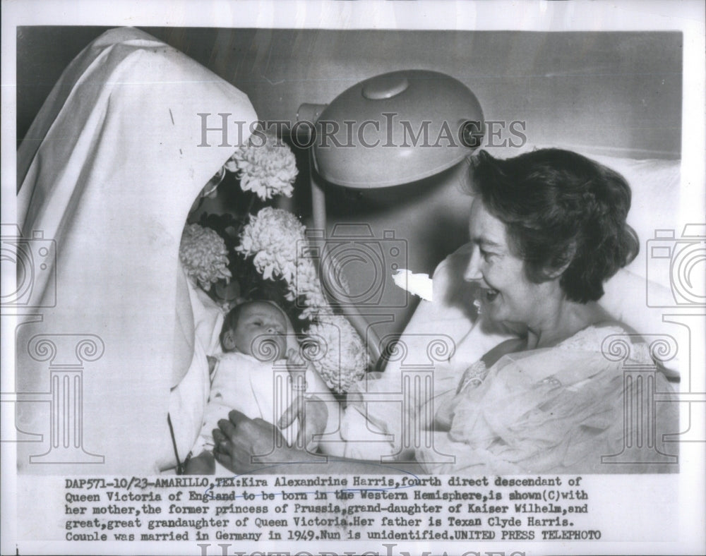 1954 Photo Queen Victoria's 4th Direct Descendant Kira Alexandrine Harris - Historic Images