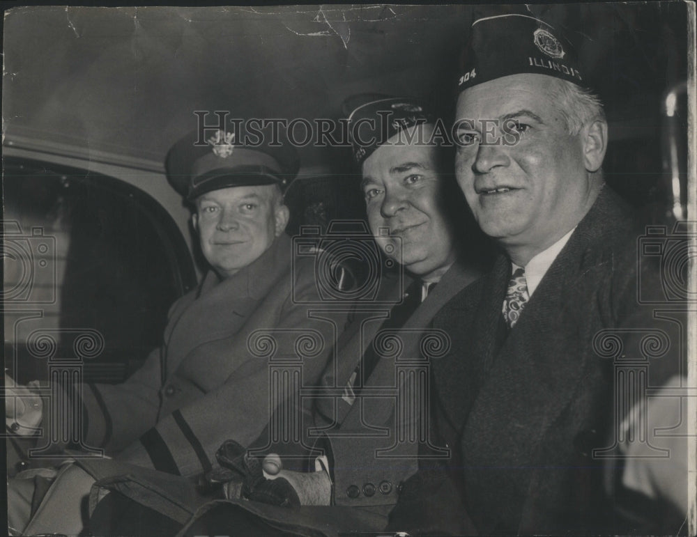 1945 Press Photo Dwight Eisenhower Edward Scheiberling Blackstone Hotel Legion - Historic Images