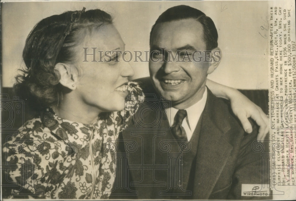 1937, Mr. And Mrs. Ronald McMillan Gay After Their Surprise Elopement - Historic Images