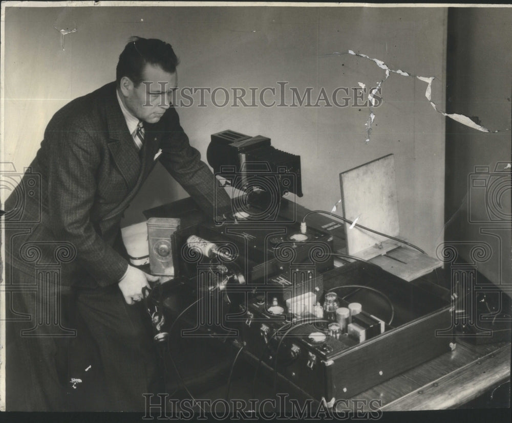 1944 Press Photo Russell V. Hamm Chicago Daily-News Photographer- RSA79677 - Historic Images