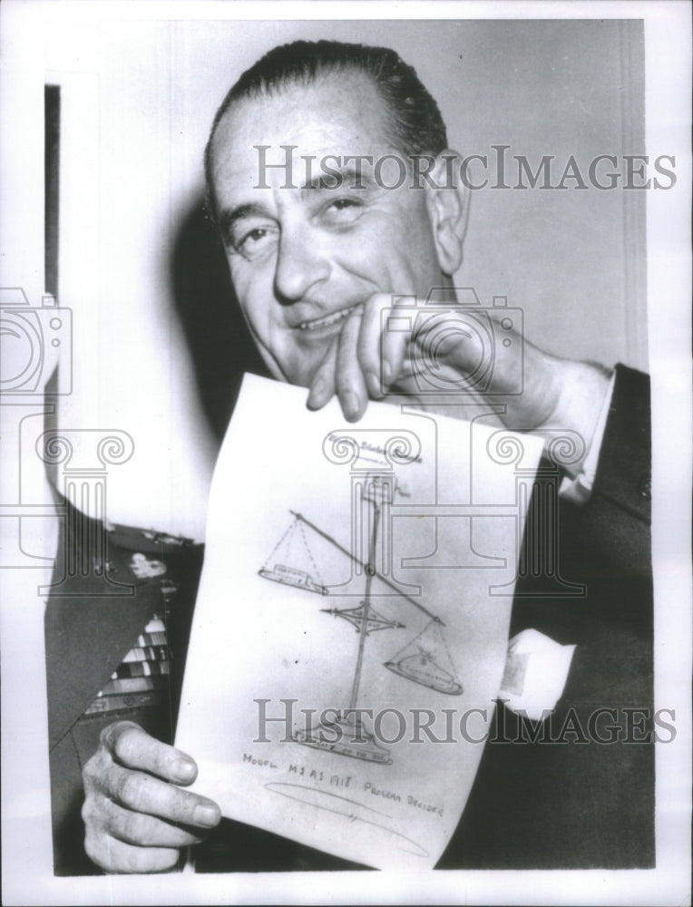 1958 Chairman Lyndon Johnson senate preparedness sub committee hold - Historic Images