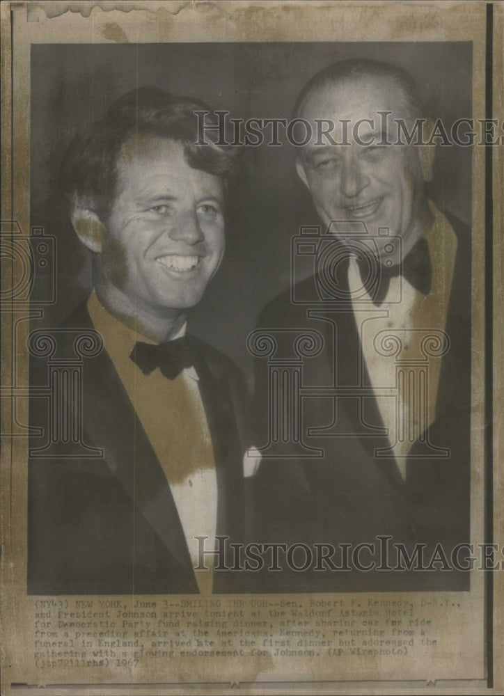 1967 Press Photo Sen Robert Kennedy President Johnson Waldorf Assorts Hotel - Historic Images