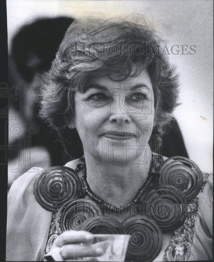 1974 Mrs. Leonard Horwich Chicago University Women&#39;s Board - Historic Images