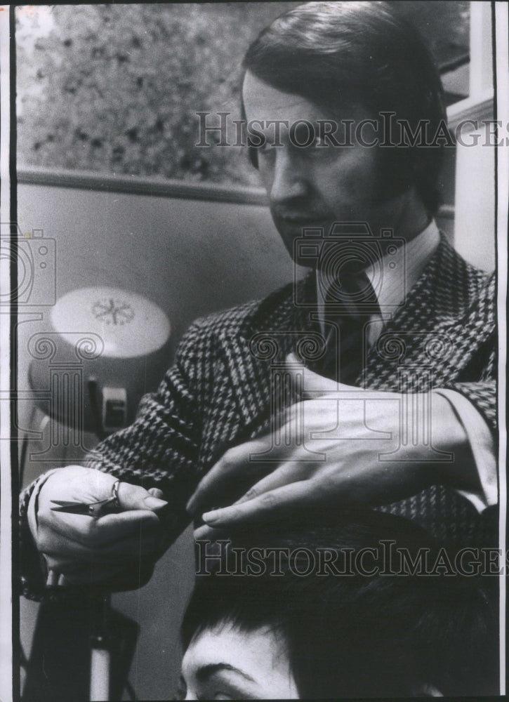 1971 Press Photo Howard (Hair Designer)- RSA80157 - Historic Images