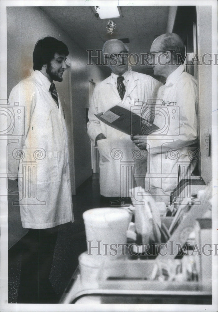 1975 Dr. Bert Howard American Medical Association Executive - Historic Images