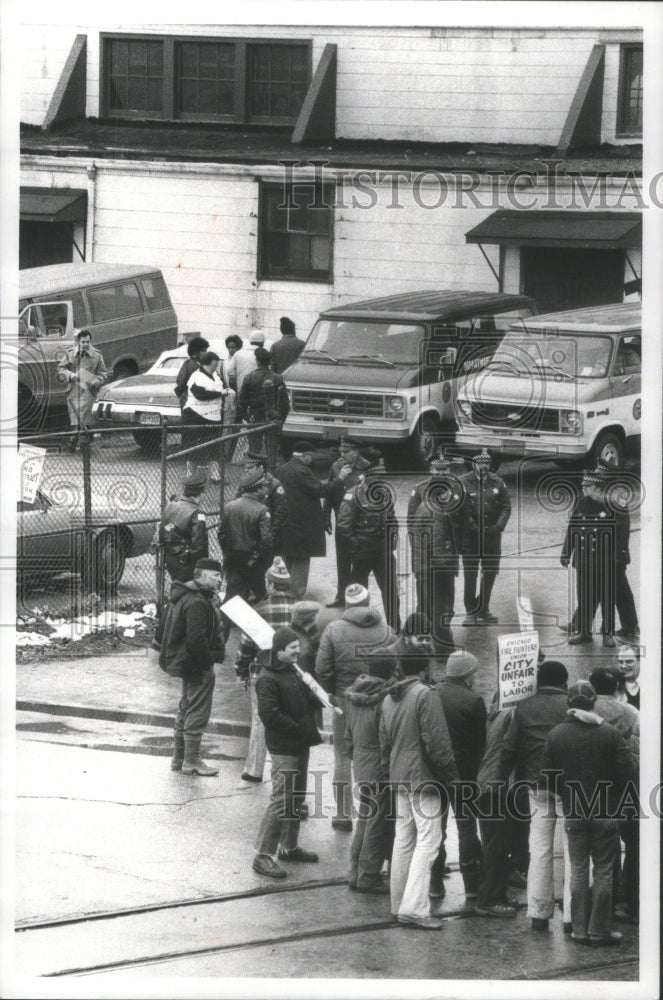 1980 Pickets outside Fire Department&#39;s gym. - Historic Images