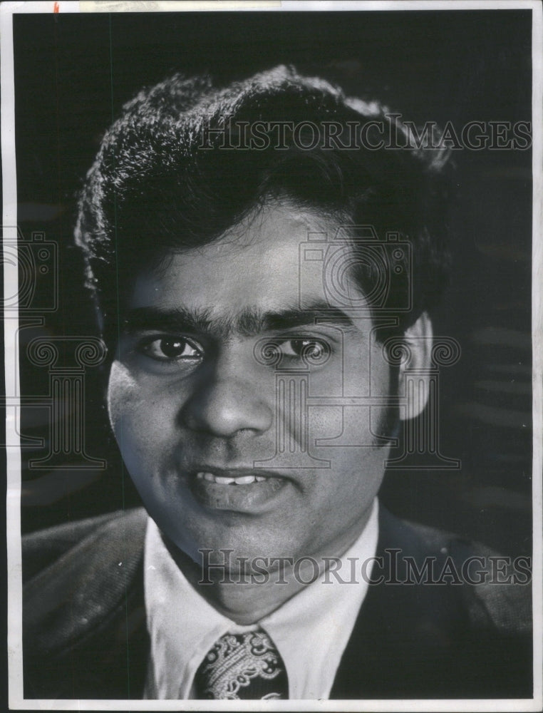 1982 Sangayya Hiremath Chicago O&#39;Connor Ucandian Asian Refugees - Historic Images