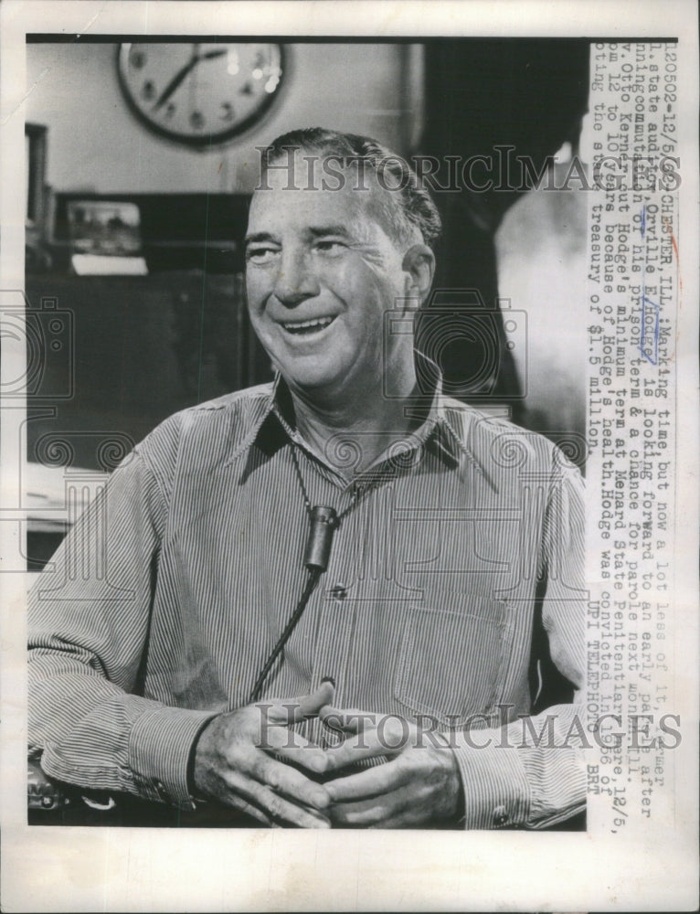 1962 Press Photo Orville Hodge state auditor Menard Penitentiary- RSA80747 - Historic Images