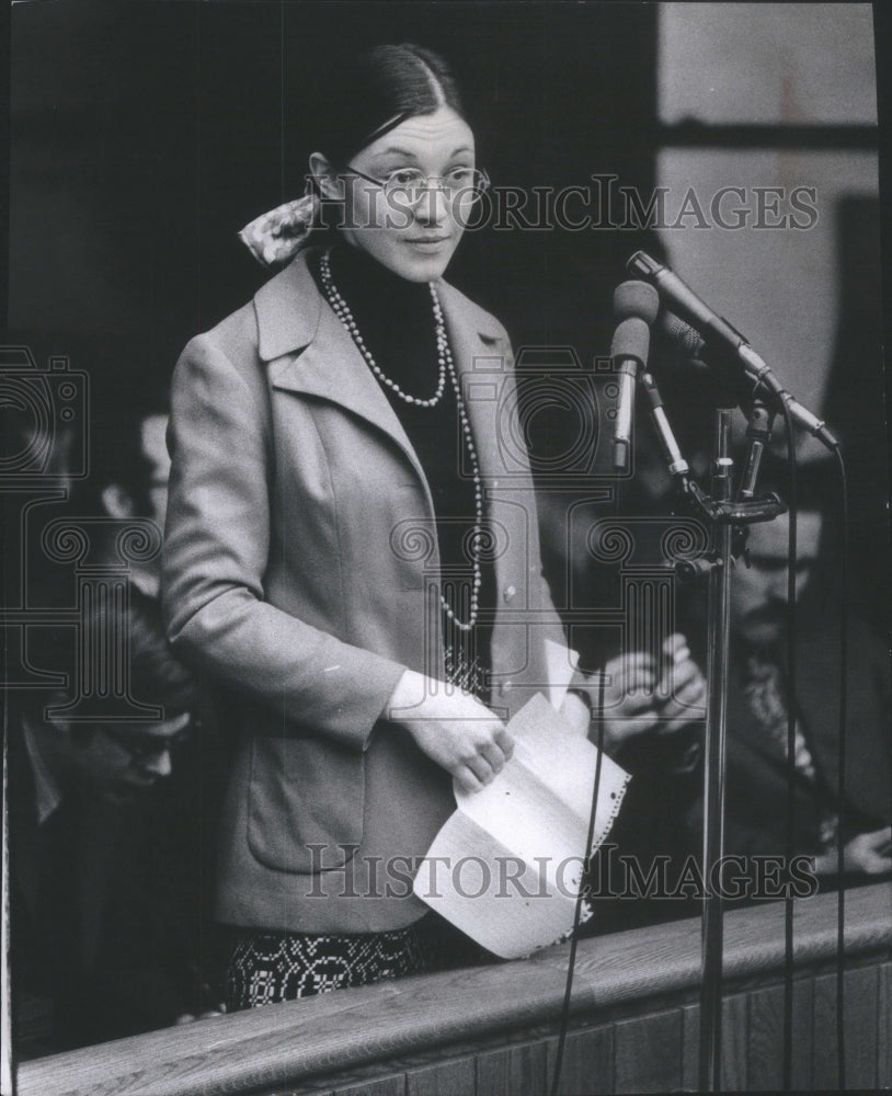 1972 Lyric Hughes North western university register new voter campus-Historic Images
