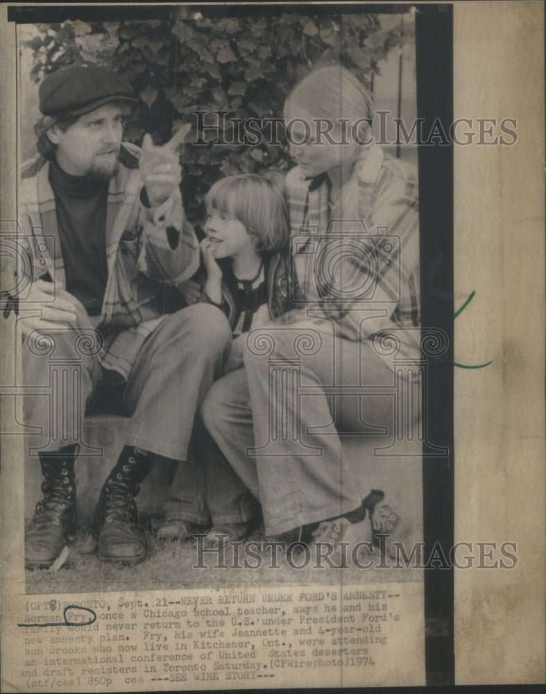 1974 Press Photo Norman Fry US President Ford New Amnesty School Teacher Chicago - Historic Images