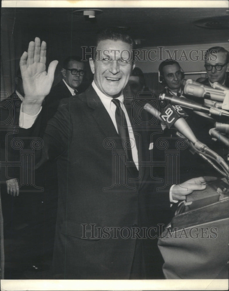 1964 Gov Kerner battery microphones campaign head quarters - Historic Images