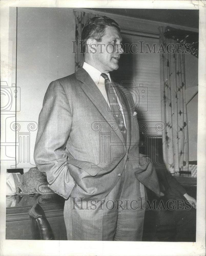 1960 Press Photo County Court Judge Otto Kerner Cook Hollywood Democratic Charm - Historic Images