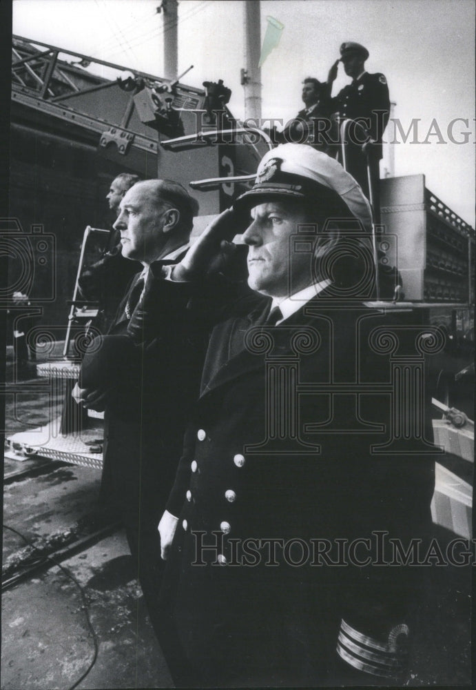 1973 Press Photo Capetian Werner Soballe Port Director Ship James Halder Navy - Historic Images