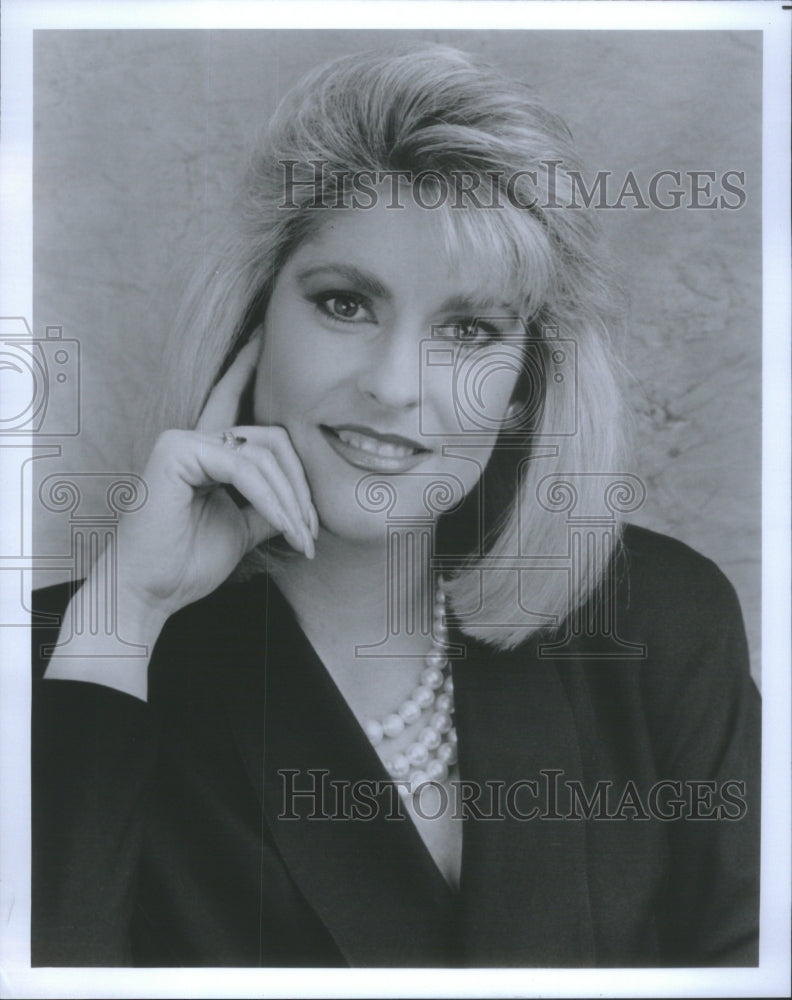 1993 Press Photo Sue Herera- RSA82041 - Historic Images