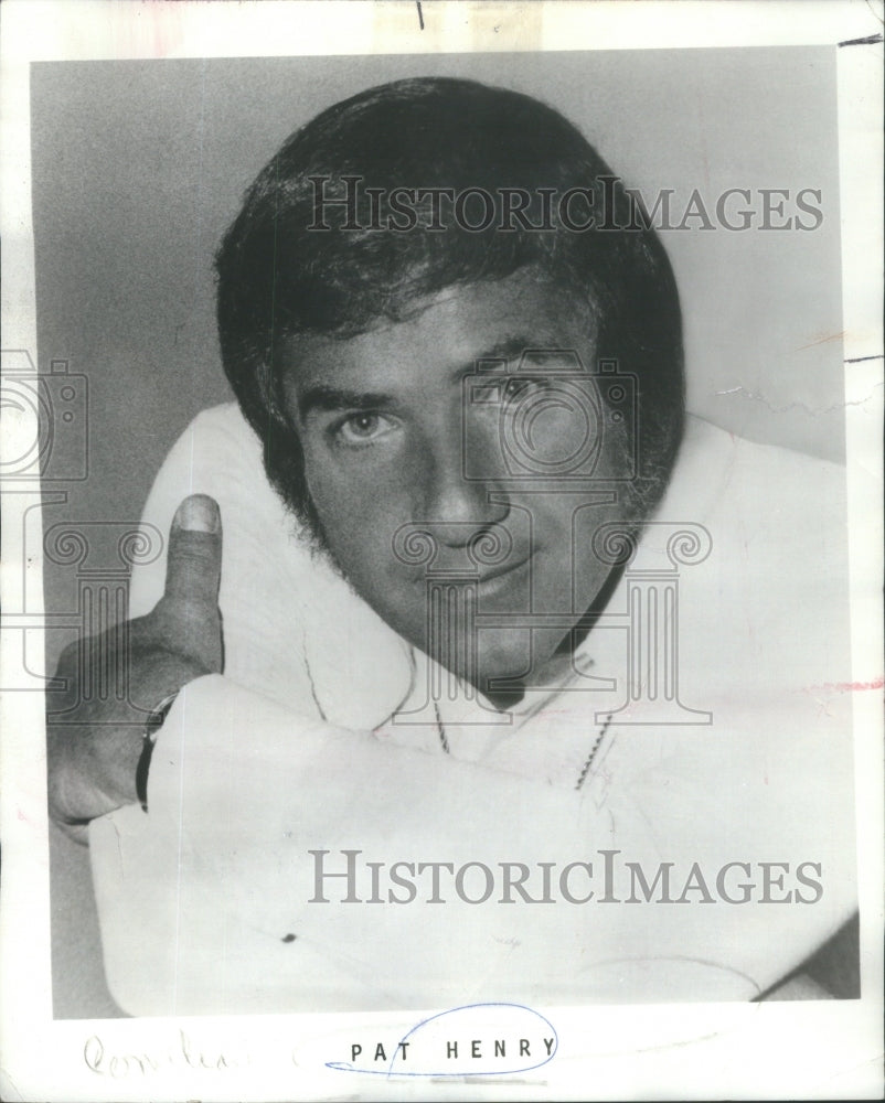 1977, Comedian Pat Henry- RSA82107 - Historic Images