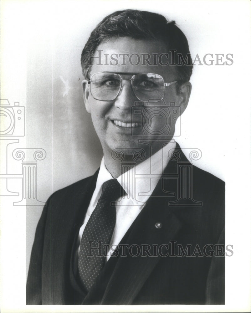 1983 Ben Baldwin,senior consultant at Financial Security Centre - Historic Images