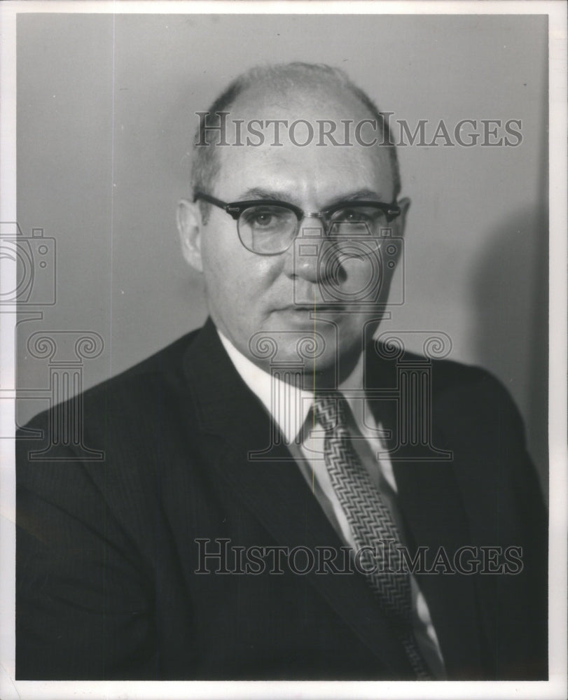 Press Photo Ken Bannon director United Auto Workers National Ford Department - Historic Images