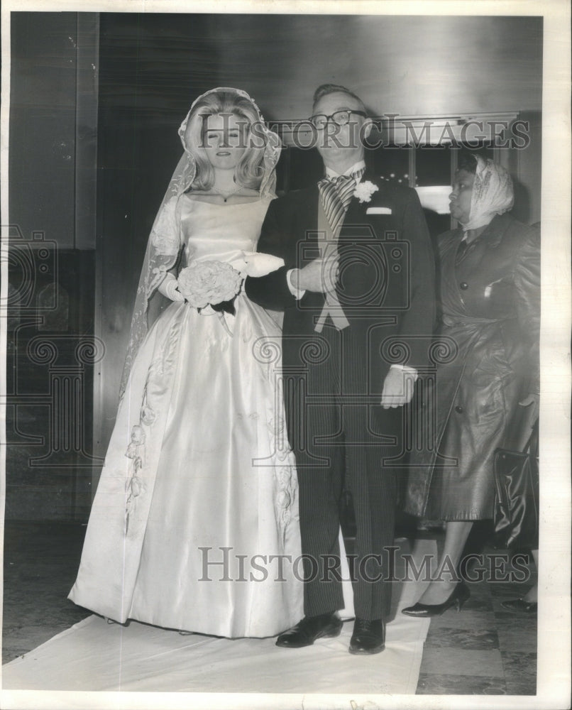 1963 Susan Bane with her father Charles-Historic Images