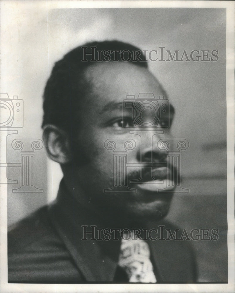 1975 Alan Barker President Chicago City College Press Conference - Historic Images