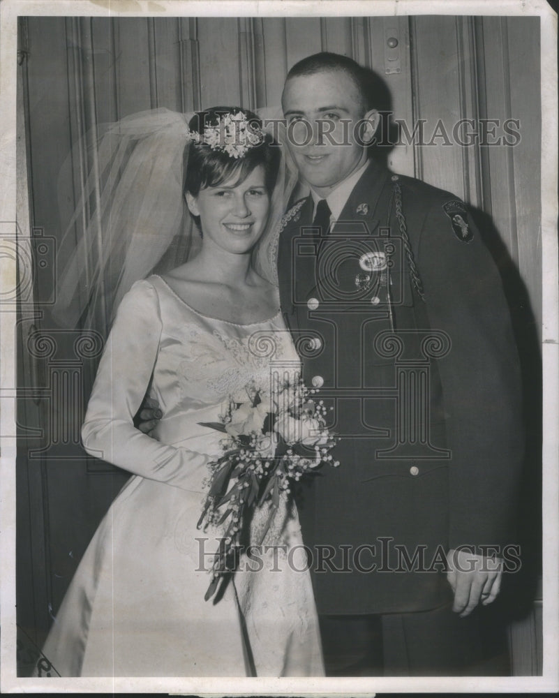 1963 Photo Mr And Mrs Clinton Lee Compere Jr Married In First Baptist Church - Historic Images