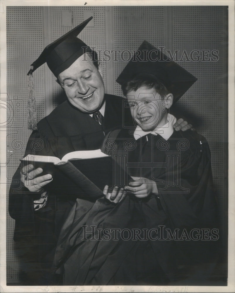 1946 Press Photo Shakespeare Quiz Kid Patrick Conlon Sheilah- RSA83285 - Historic Images