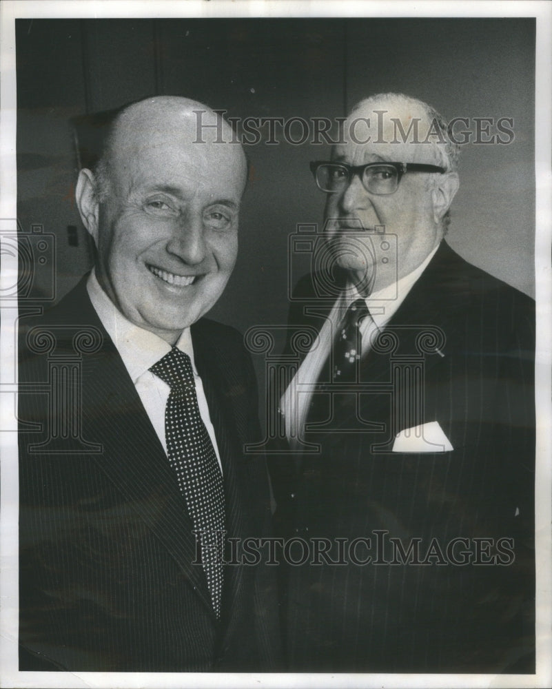 1975 James Alsdrof Chairman Art Institute Chicago Annual Trustees - Historic Images