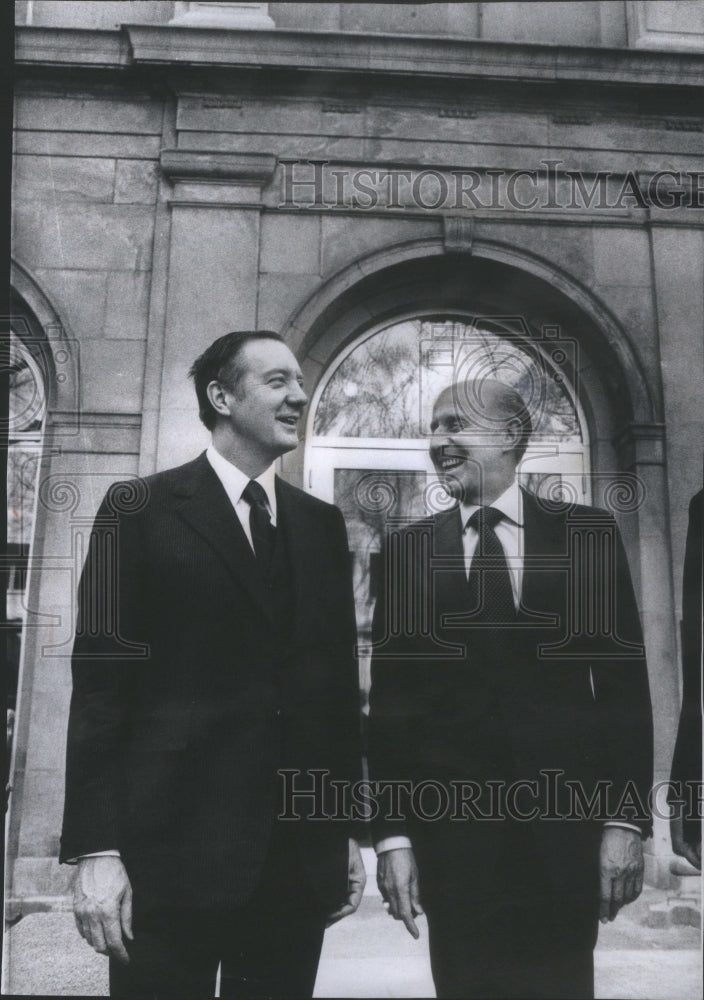 1977 Acting Mayor Michael, Billamdic James Aldson - Historic Images