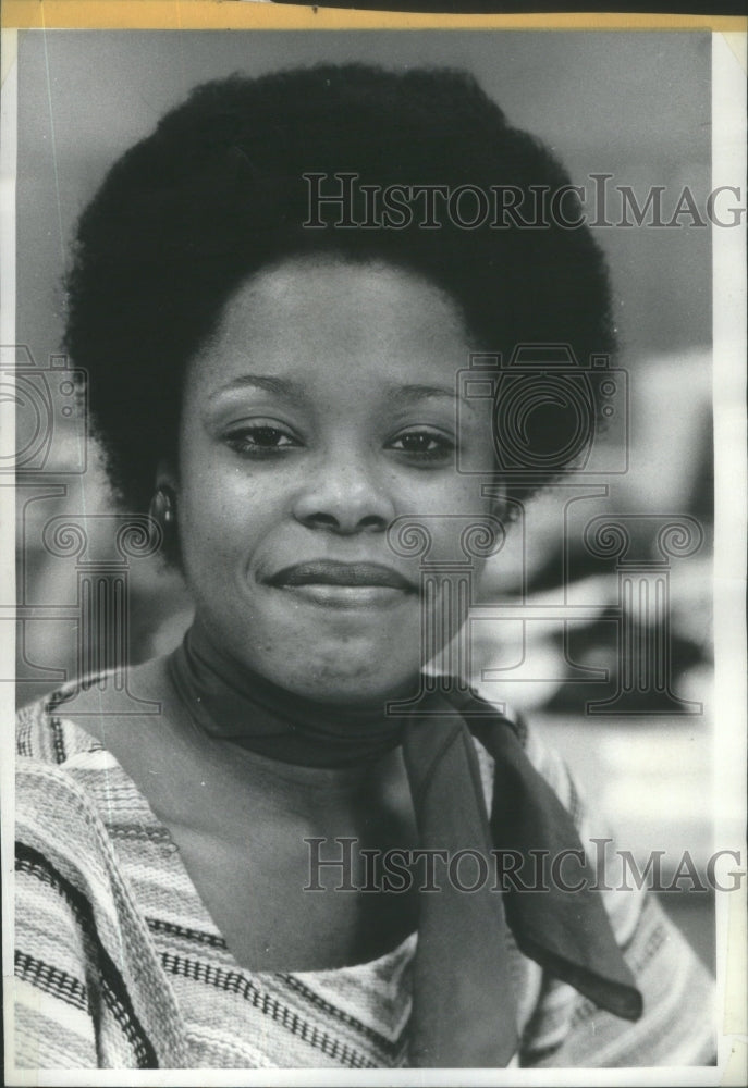 1976 Chicago Sun-Times writer Cynthia Dagnal - Historic Images