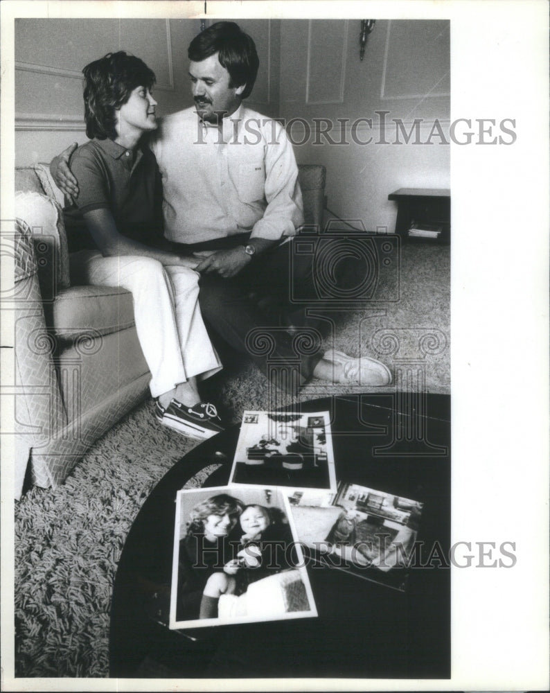 1982 Sue &amp; Bob Del Degan and son Danny - Historic Images