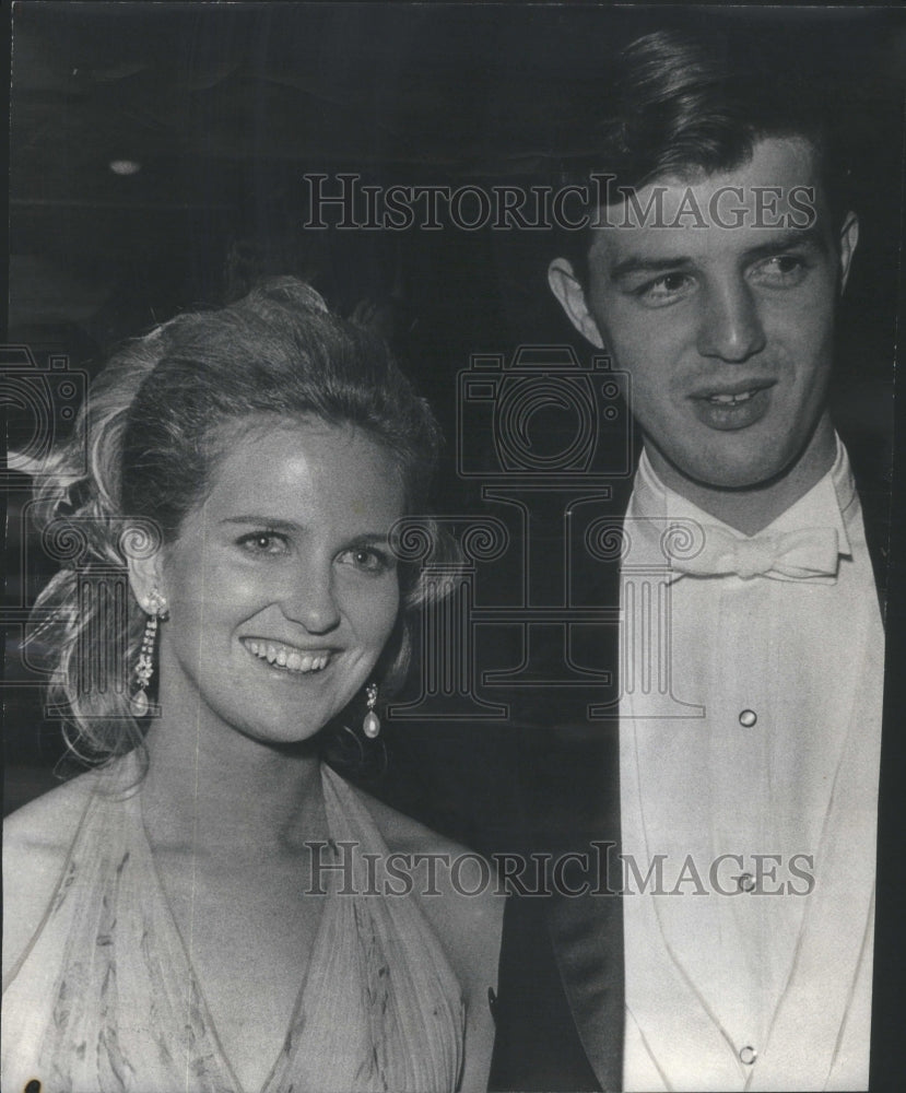 1966 Press Photo Mrs John Damgard II Wayne Illinois- RSA84917 - Historic Images