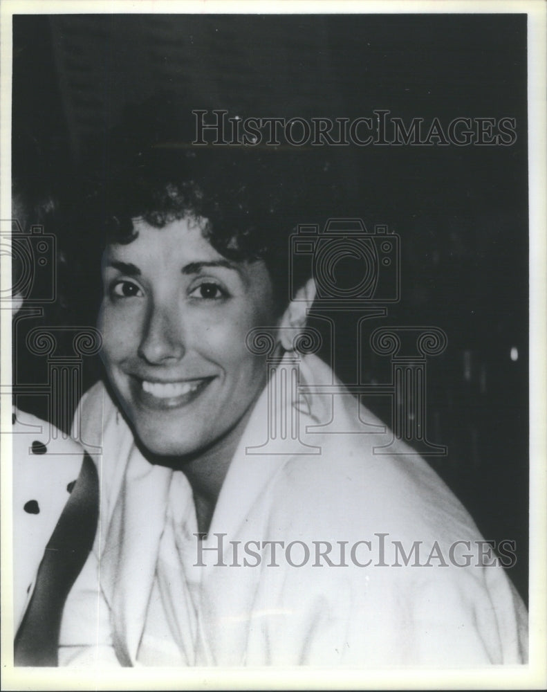 1986 Radio Reporter Michelle Damico Lunch Stolen At City Hall - Historic Images