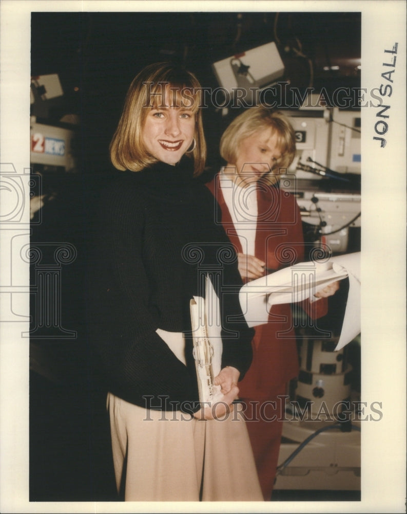 1993 Press Photo Channel 2 News Intern Damon Newspaper Interview - Historic Images